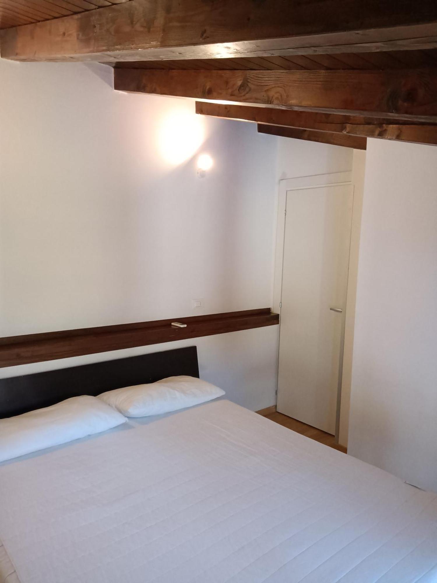 Oasi Holiday Home Toscolano Maderno Pokoj fotografie